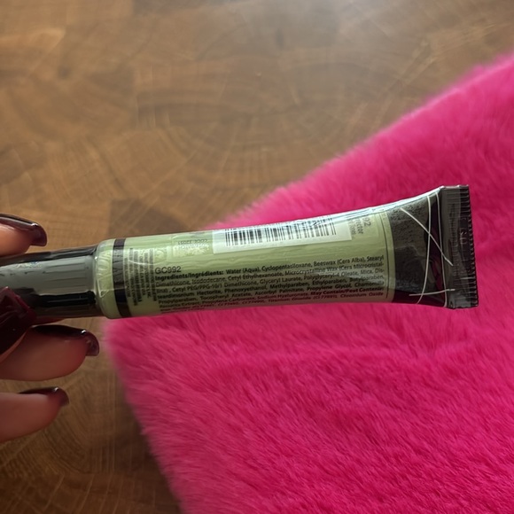 3 for $15/L.A. Girl Pro Conceal High Definition Concealer (Green) - Picture 3 of 3